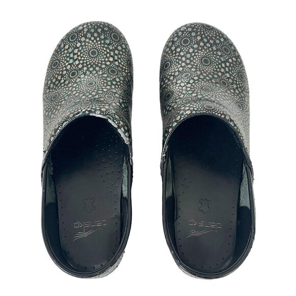 Dansko Women's Sz 41 (10.5 / 11 ) Black Metallic Medallion Clogs - Picture 3 of 12